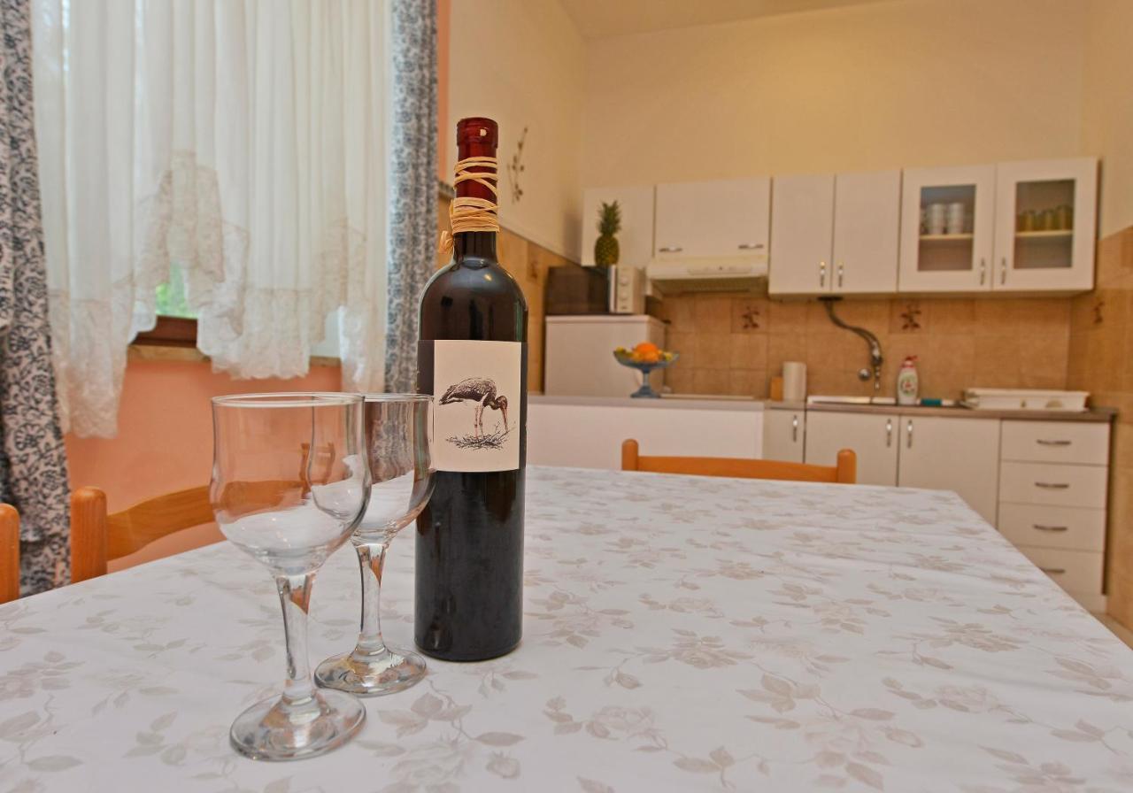Ella Apartman *