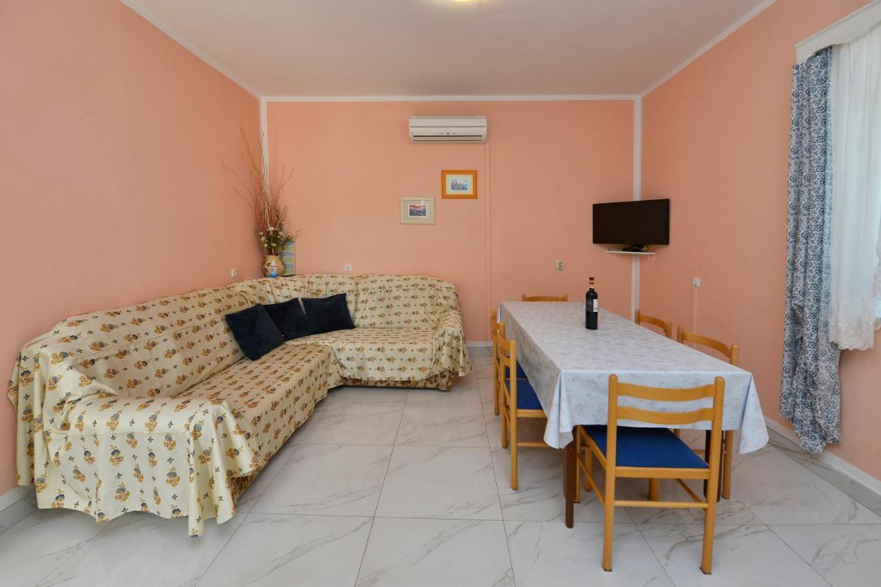 Ella Apartman