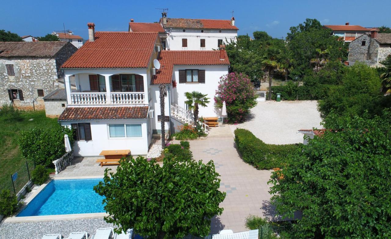 Apartman Ella *