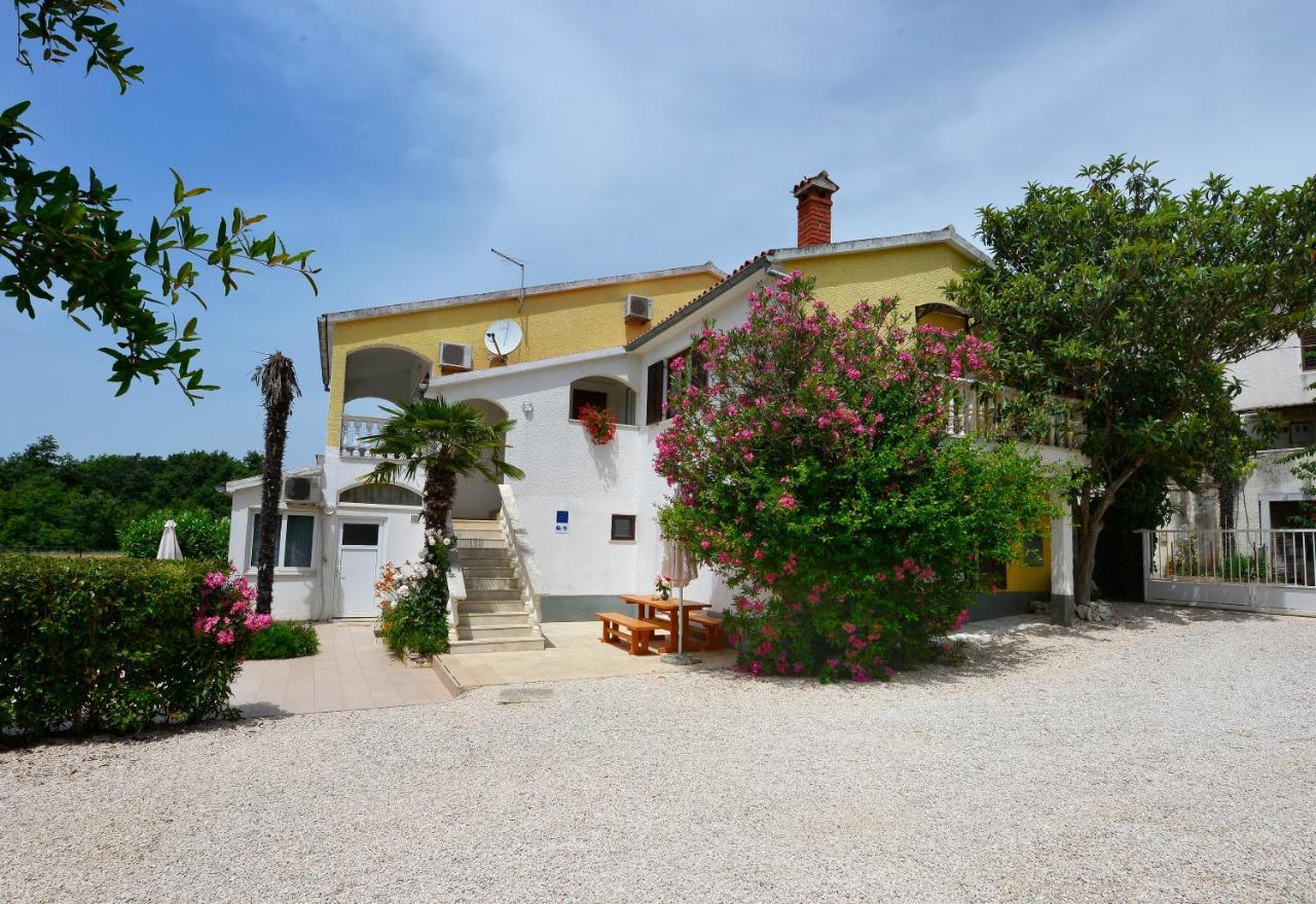 Apartman Ella *