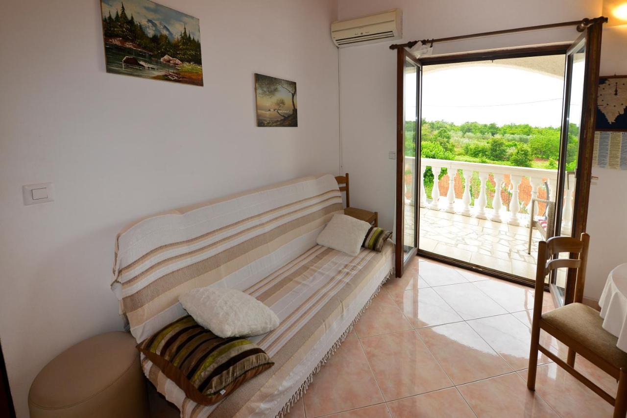 Apartman Ella *