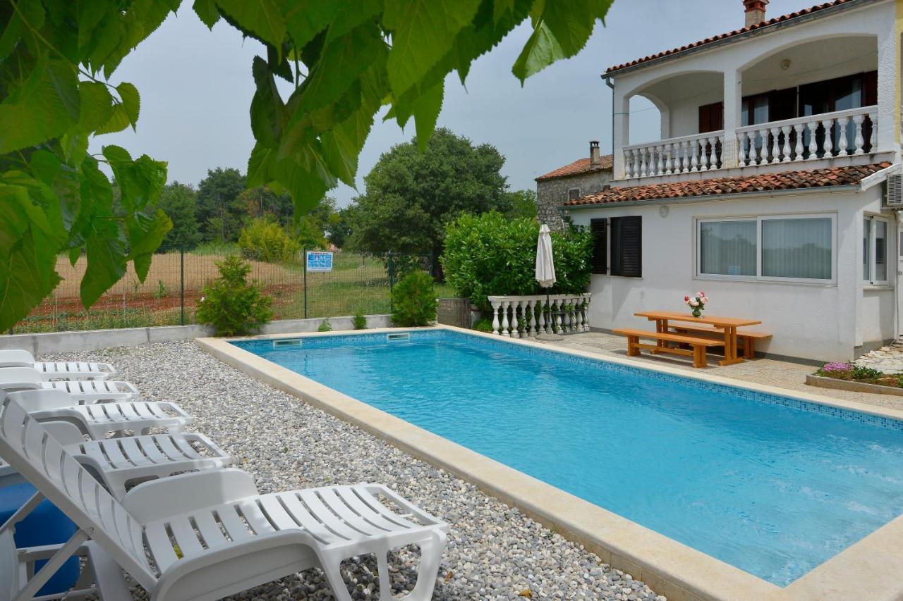 Ella Apartman